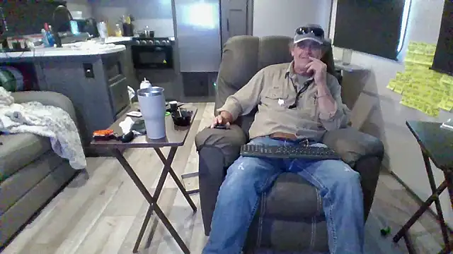 Snapshot of lateniter chatting on January 2026 11:08:01 PM lateniter online show from January 2026 11:08:01 PM