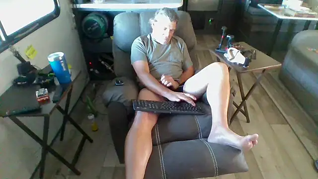 lateniter online show from April 2026 10:22:02 PM