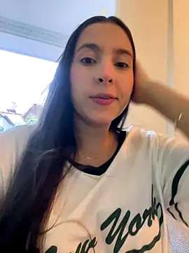 LittleDoll    online show from November 2025 10:32:02 PM