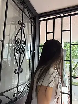 Snapshot of LittleDoll___ chatting on April 2026 12:05:02 PM LittleDoll online show from April 2026 12:05:02 PM