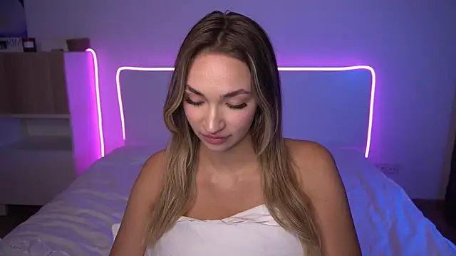 Snapshot of bailey_kat chatting on March 2025 09:37:02 PM bailey kat online show from March 2025 09:37:02 PM