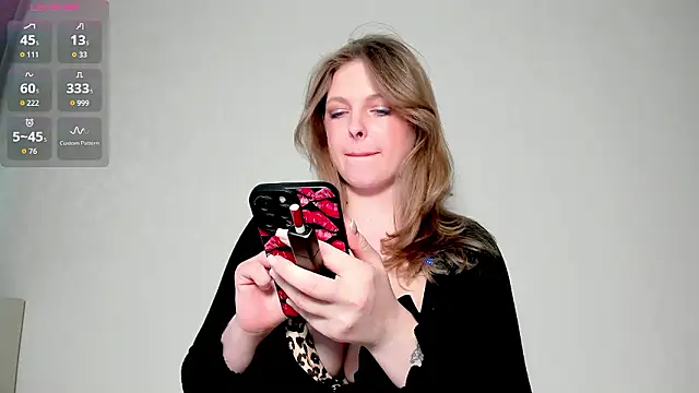 Snapshot of mercedescutee chatting on March 2026 04:22:01 PM mercedescutee online show from March 2026 04:22:01 PM