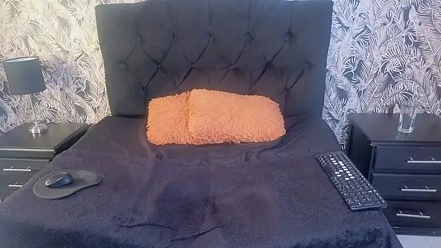 Snapshot of Agata-Moon chatting on March 2026 04:24:01 PM Agata-Moon online show from March 2026 04:24:01 PM