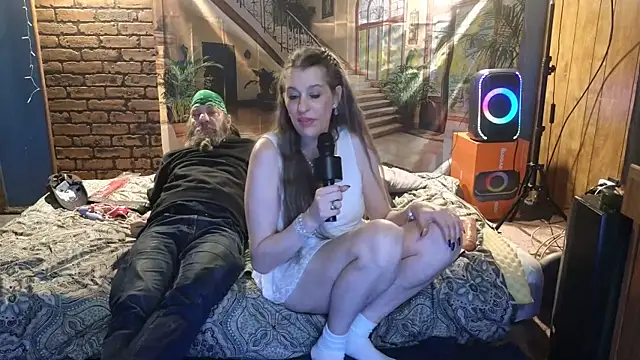 Snapshot of PropertyAndBiker chatting on February 2025 01:27:02 AM PropertyAndBiker online show from February 2025 01:27:02 AM