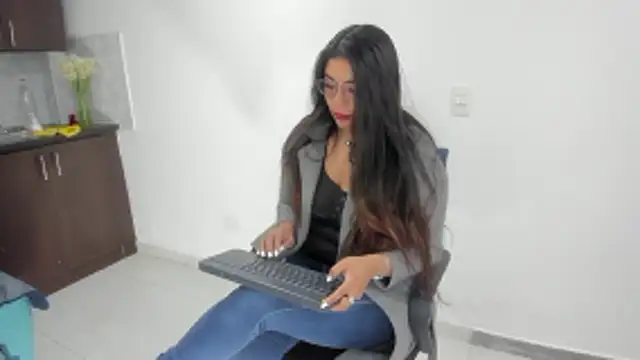 Luna Dumont online show from January 2026 11:24:02 AM