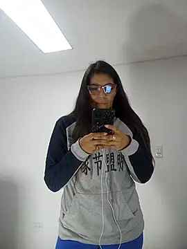 Snapshot of Luna_Dumont chatting on July 2026 11:01:02 AM Luna Dumont online show from July 2026 11:01:02 AM