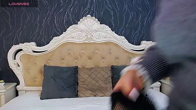 Snapshot of Lauren_Saint chatting on February 2025 12:47:02 PM Lauren Saint online show from February 2025 12:47:02 PM