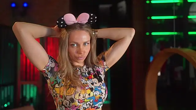 eva fashionista online show from May 2026 09:05:02 PM