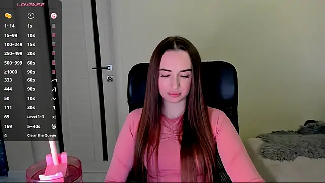 Kimmberr online show from October 2025 04:42:01 AM