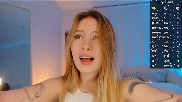 Snapshot of Veronica_Blush chatting on January 2025 06:43:02 AM Veronica Blush online show from January 2025 06:43:02 AM