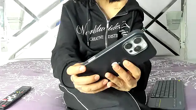 Snapshot of maybelline69 chatting on November 2025 08:19:02 PM maybelline69 online show from November 2025 08:19:02 PM