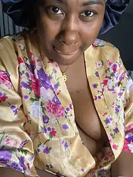 Snapshot of juicesowet chatting on February 2025 06:18:02 AM juicesowet online show from February 2025 06:18:02 AM