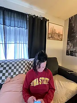 SidneyRaee online show from December 2024 08:01:02 PM