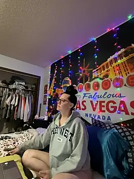 SidneyRaee online show from December 2024 06:43:02 PM