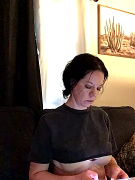 SidneyRaee online show from October 2025 04:59:02 PM