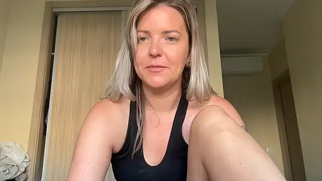 naughtyhollyxxxx online show from October 2025 07:51:01 AM