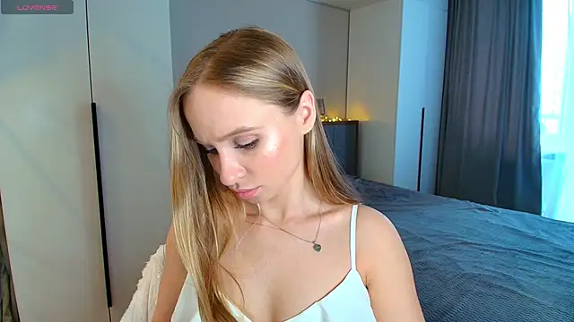 Snapshot of Mad1en chatting on March 2026 05:35:01 AM Mad1en online show from March 2026 05:35:01 AM