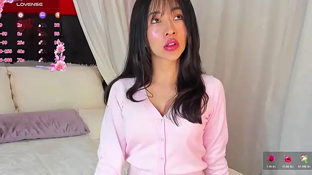 Snapshot of SophiaLiu chatting on March 2026 01:21:01 AM SophiaLiu online show from March 2026 01:21:01 AM