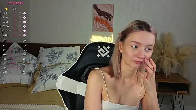 IdaValenti online show from October 2025 11:05:01 PM