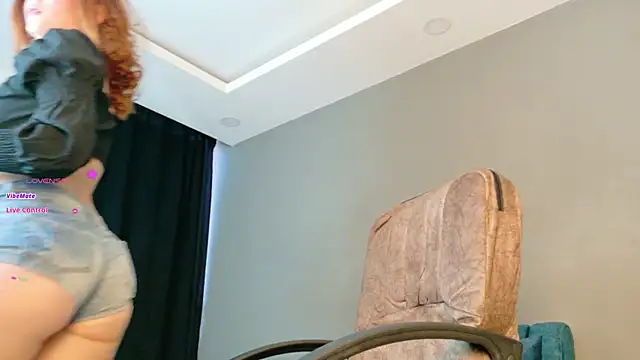 Snapshot of karen_brave chatting on January 2026 10:35:02 PM karen brave online show from January 2026 10:35:02 PM