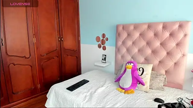 Snapshot of _Sarahh_0 chatting on December 2024 01:33:01 PM  Sarahh 0 online show from December 2024 01:33:01 PM