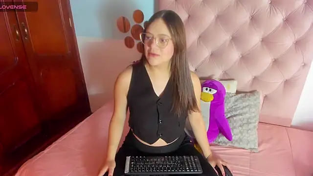 Snapshot of _Sarahh_0 chatting on February 2025 01:58:01 PM  Sarahh 0 online show from February 2025 01:58:01 PM