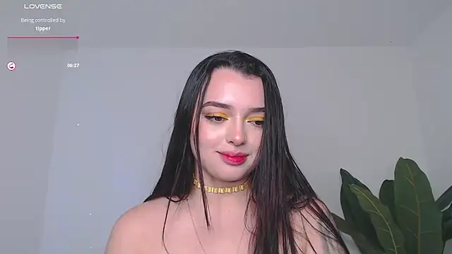 Snapshot of sophialorens_s chatting on January 2025 08:16:02 PM sophialorens s online show from January 2025 08:16:02 PM