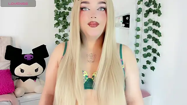 Snapshot of cattriona_muller chatting on June 2026 05:15:01 AM cattriona muller online show from June 2026 05:15:01 AM