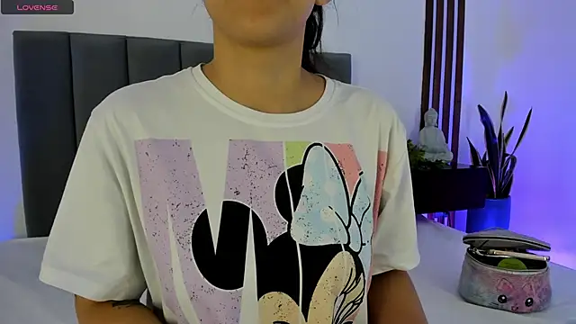 Snapshot of moll1e_ chatting on March 2025 12:02:02 PM moll1e online show from March 2025 12:02:02 PM