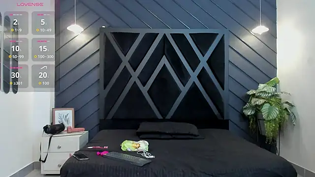 Apolo Bianco  online show from September 2025 11:27:02 PM