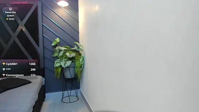 Apolo Bianco  online show from September 2025 11:28:02 PM