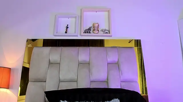 Snapshot of emmy_r chatting on December 2024 12:16:01 PM emmy r online show from December 2024 12:16:01 PM