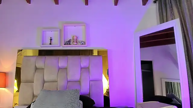 Snapshot of emmy_r chatting on January 2025 12:07:02 PM emmy r online show from January 2025 12:07:02 PM