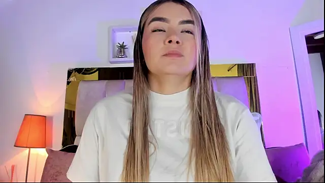 Snapshot of emmy_r chatting on October 2025 12:03:02 PM emmy r online show from October 2025 12:03:02 PM