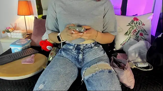 emmy r online show from December 2025 12:02:02 PM