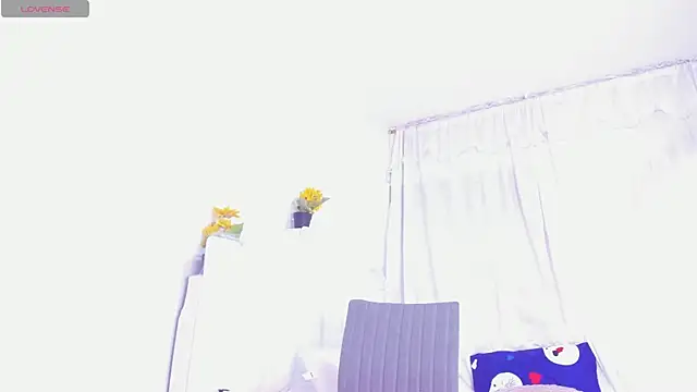 Snapshot of RoxannaBlanche chatting on February 2025 04:24:02 PM RoxannaBlanche online show from February 2025 04:24:02 PM