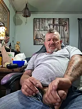 Snapshot of bigdoog8 chatting on July 2026 03:42:01 AM bigdoog8 online show from July 2026 03:42:01 AM