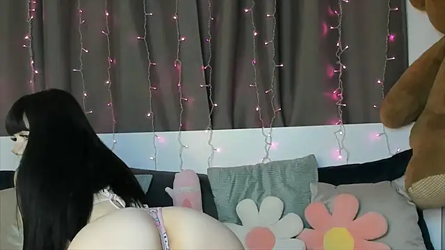 Snapshot of Juicy_MilkX chatting on February 2025 08:51:02 AM Juicy MilkX online show from February 2025 08:51:02 AM