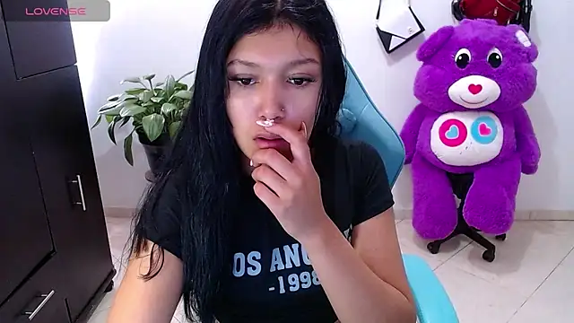 emily rosse04 online show from April 2026 05:03:01 PM