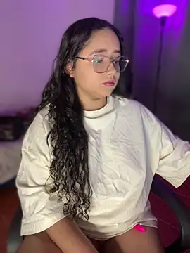 Snapshot of CurlyGirl_1 chatting on March 2026 11:04:01 PM CurlyGirl 1 online show from March 2026 11:04:01 PM