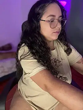 Snapshot of CurlyGirl_1 chatting on March 2026 11:39:02 PM CurlyGirl 1 online show from March 2026 11:39:02 PM