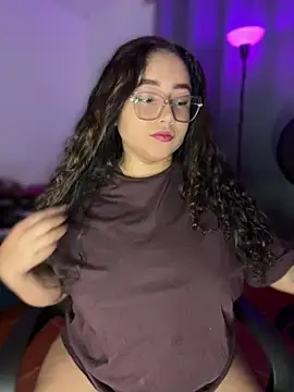 Snapshot of CurlyGirl_1 chatting on April 2026 11:57:01 PM CurlyGirl 1 online show from April 2026 11:57:01 PM