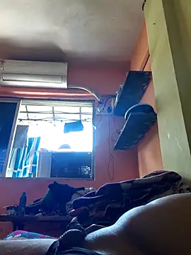 Snapshot of Sand-1 chatting on April 2026 06:21:01 AM Sand-1 online show from April 2026 06:21:01 AM