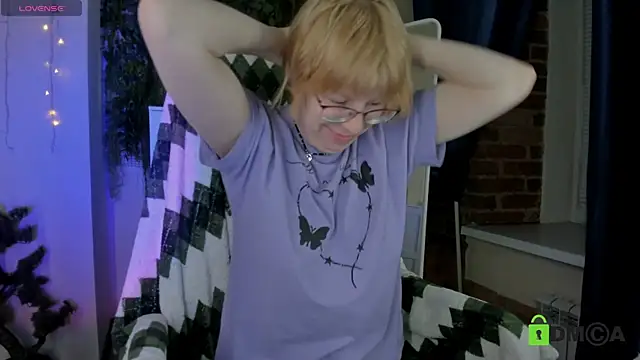 Snapshot of Melissa_Wells chatting on April 2026 10:01:02 PM Melissa Wells online show from April 2026 10:01:02 PM