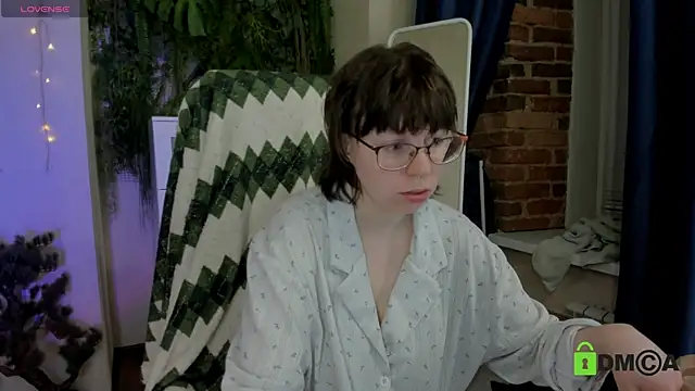 Snapshot of Melissa_Wells chatting on July 2026 09:03:01 PM Melissa Wells online show from July 2026 09:03:01 PM