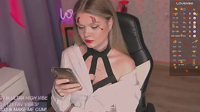 VeronaAura online show from October 2025 05:47:01 PM