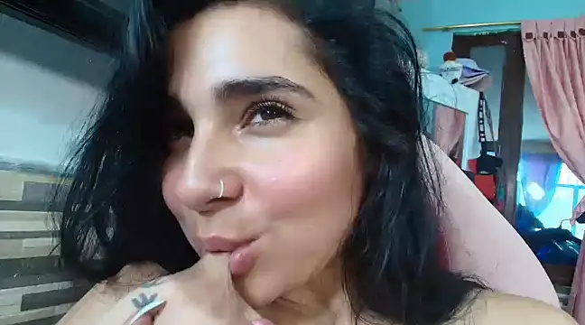 Meganmilk1 online show from December 2024 04:57:02 PM