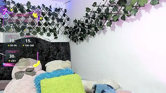 Snapshot of PaulinaSwan chatting on October 2025 05:25:01 AM PaulinaSwan online show from October 2025 05:25:01 AM