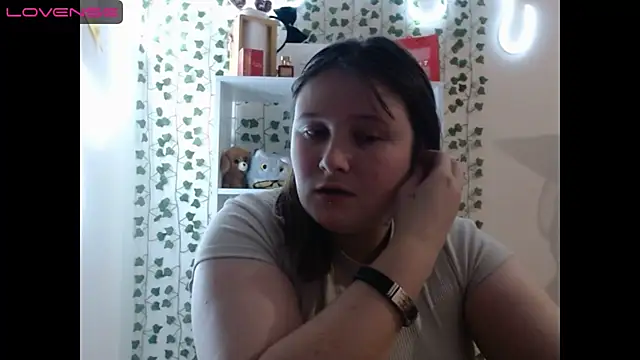 Snapshot of Light_Luna chatting on January 2025 05:01:01 PM Light Luna online show from January 2025 05:01:01 PM