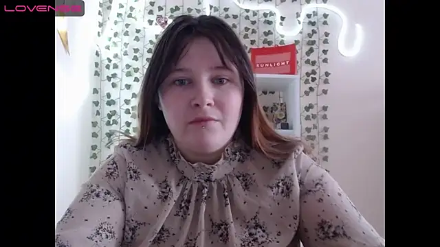 Snapshot of Light_Luna chatting on January 2025 06:16:02 AM Light Luna online show from January 2025 06:16:02 AM